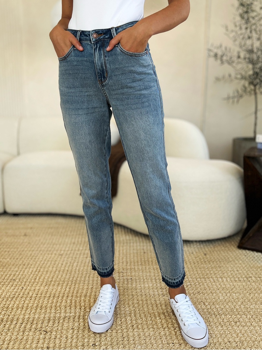 Judy Blue Washed Blue Ankle Crop Mom Jeans A3 - Picture 6 of 10